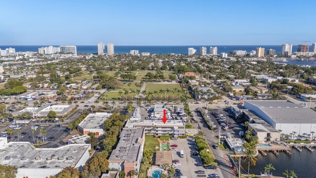 Building Photo - 1971 SE 5th Ct