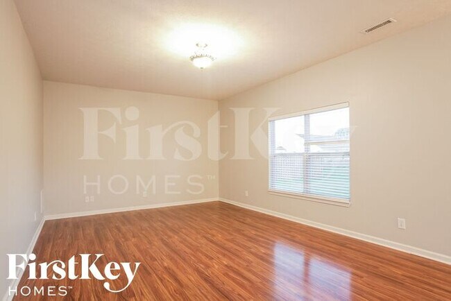 Building Photo - 1170 Highland Lake Way