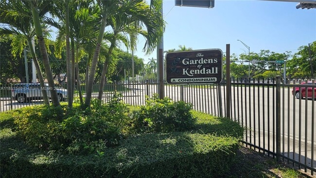 Building Photo - 10425 SW 112th Ave