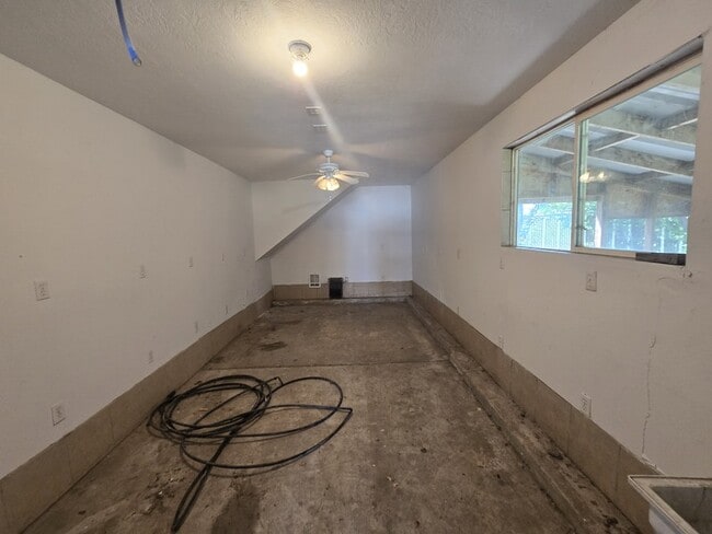 Building Photo - 12106 2570 W