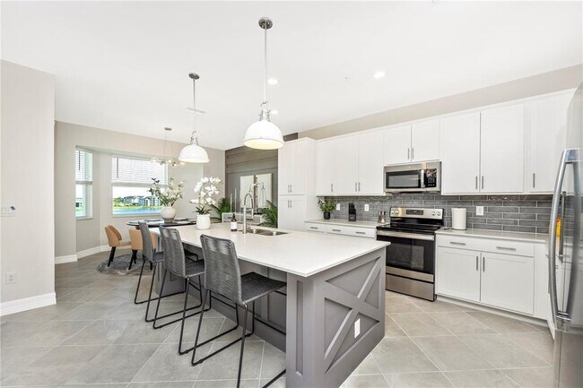 Building Photo - 12140 Wellen Golf St