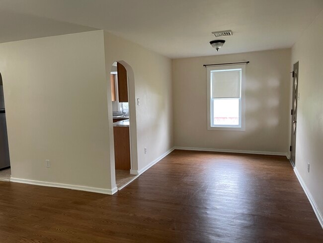 Building Photo - 2172 Sunbury Rd