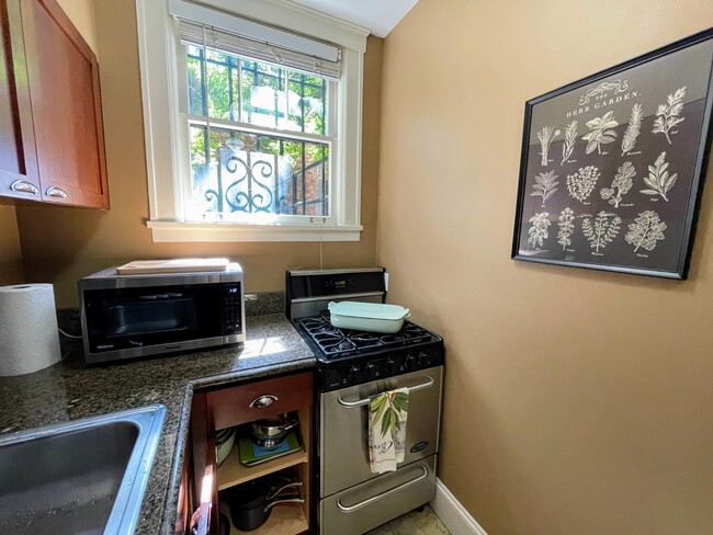 fully stocked kitchen - 2132 5th Ave