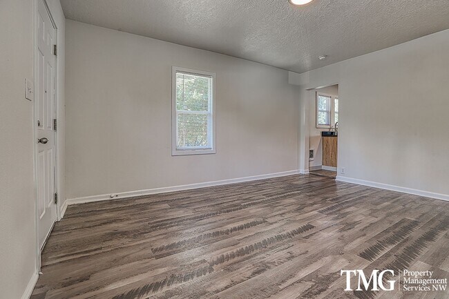 Foto del edificio - Charming Remodeled 2 Bedroom Home In Downtown Vancouver!