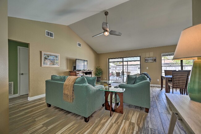 Foto del edificio - 5120 Nashville Dr