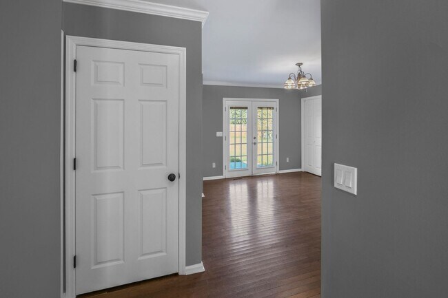 Foto del edificio - COMING SOON! Pet Friendly, 4 Bedroom 2 bat...