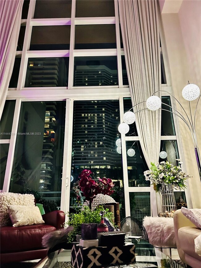 Foto del edificio - 244 Biscayne Blvd