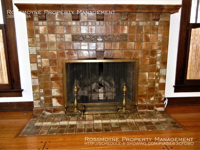 Building Photo - 1148 N Cedar St