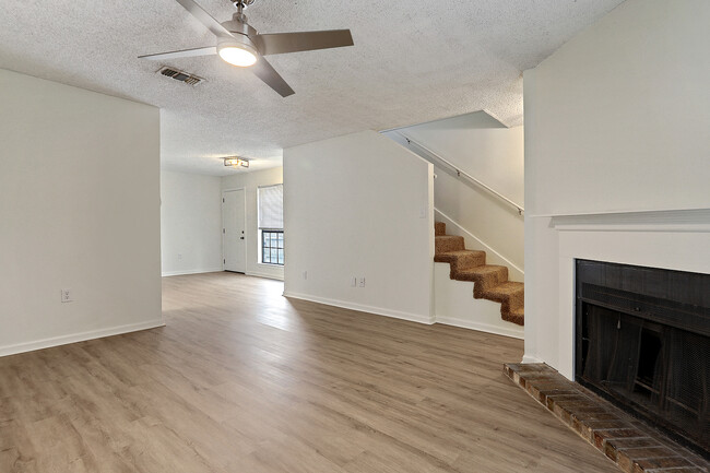 Living Room - 1532 Sharlo Ave