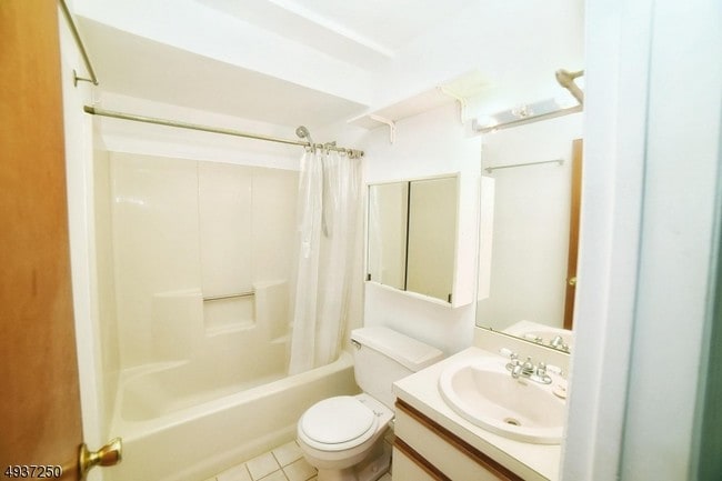 Building Photo - 403 Orchard Meadows Dr S