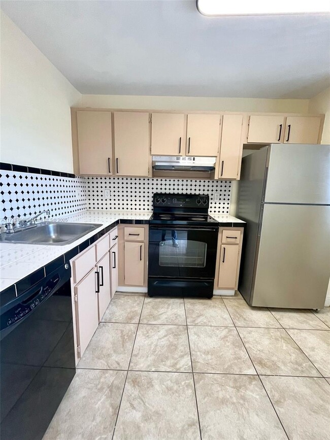 Foto del edificio - 20800 NE 8th Ct