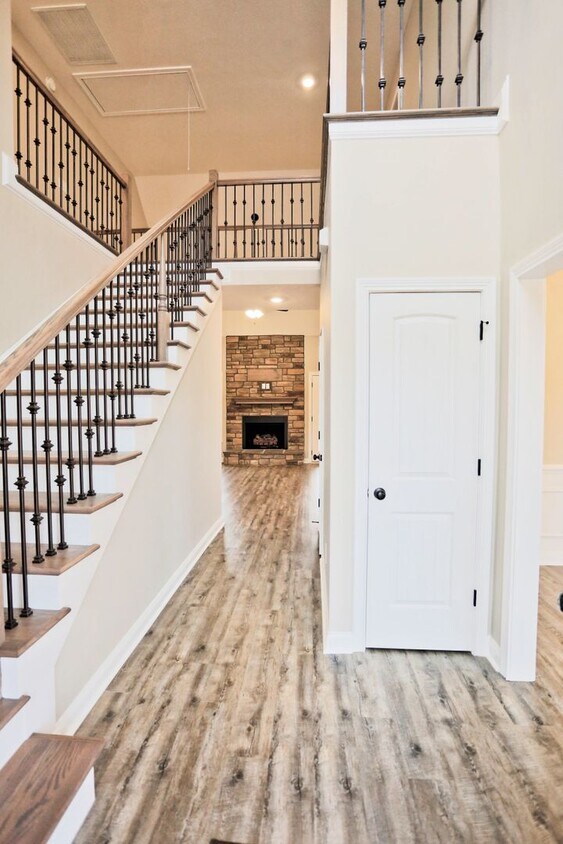 Primary Photo - Beautiful Home with Bonus Room