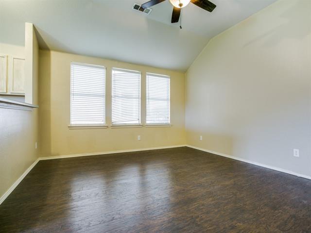 Foto del edificio - 1223 Mockingbird Dr
