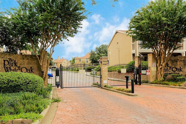 Foto del edificio - 1860 White Oak Dr