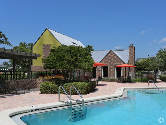 Building Photo - The View at Mandarin