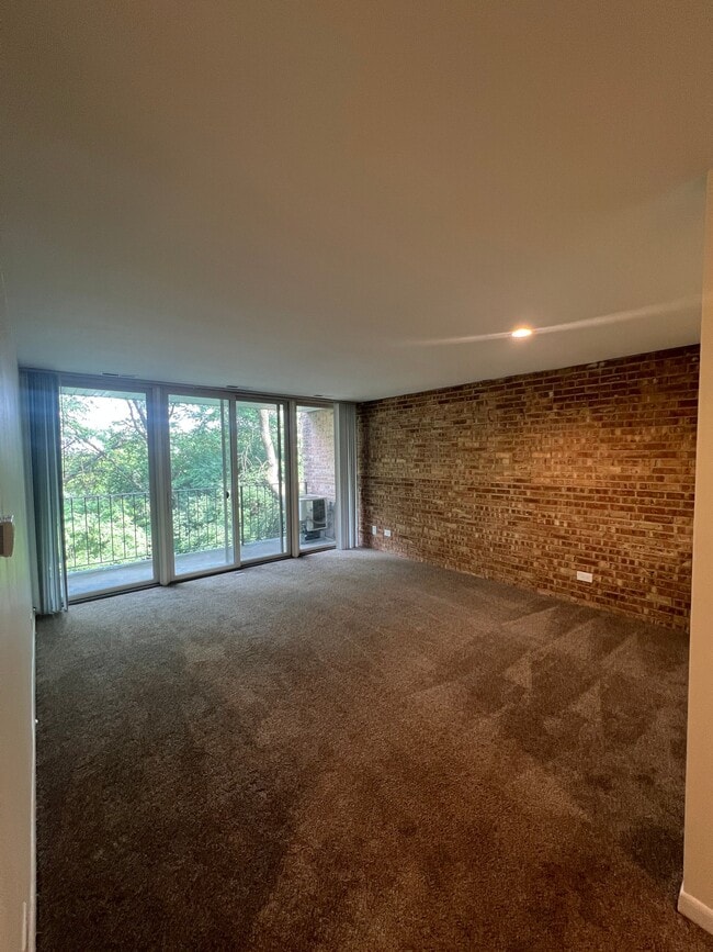 Building Photo - 5550 Abbey Dr