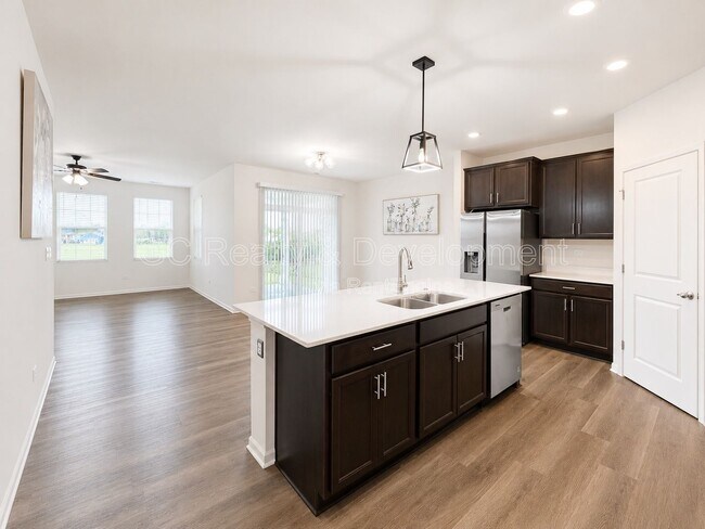 Building Photo - 14729 Greenbriar Dr