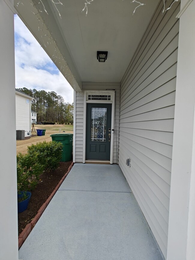 Building Photo - 756 Creekway Dr