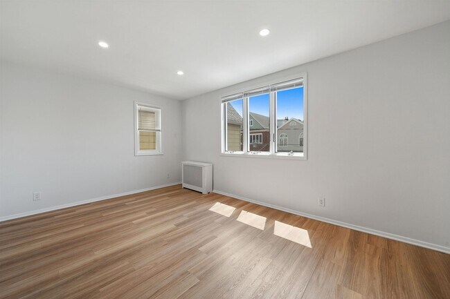 Foto del edificio - 121 W 12th St