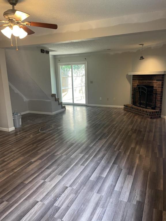 Building Photo - 701 Cedar Dr