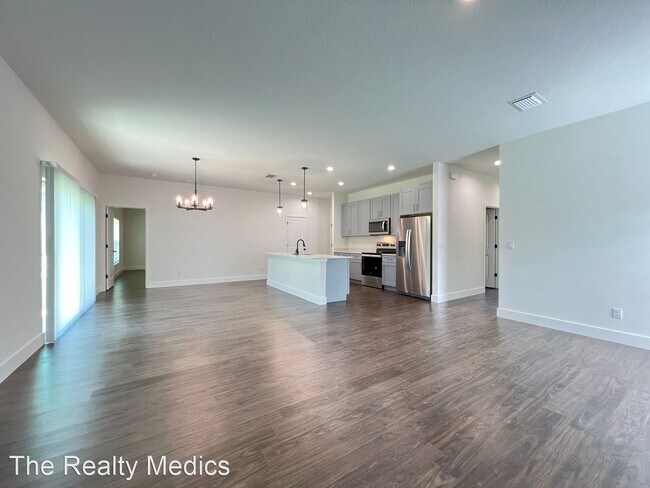 Foto del edificio - 4 br, 2 bath House - 2718 Wright Ave SE