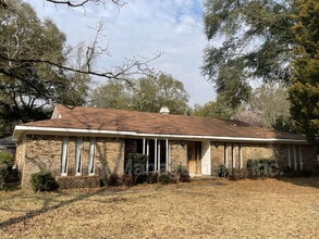 Building Photo - 613 Vaughn Dr N