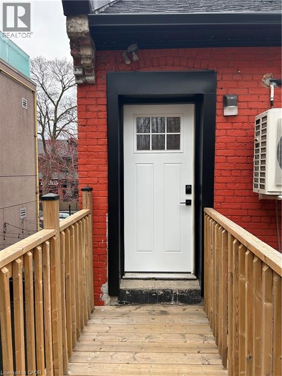 Building Photo - 13 Hess St S