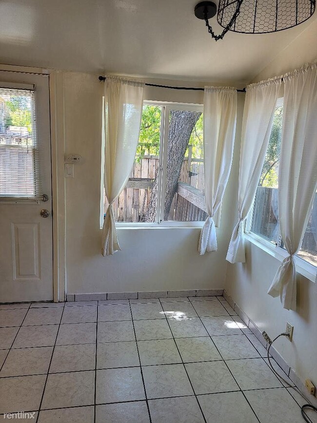 Building Photo - 1 br, 1 bath House - 3713 Valley Vista Rd