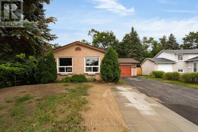 Building Photo - 27 Austen Ln