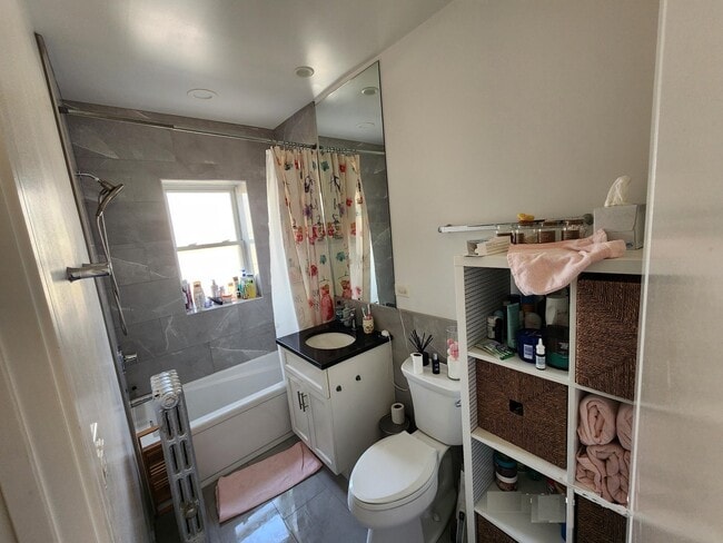 Building Photo - 4424-4432 N Wolcott Ave