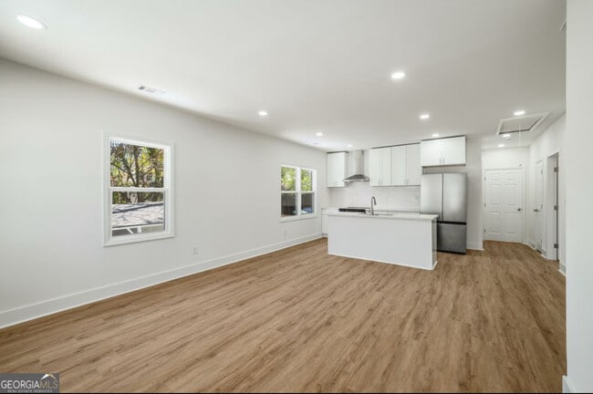 Building Photo - 936 Byron Dr SW