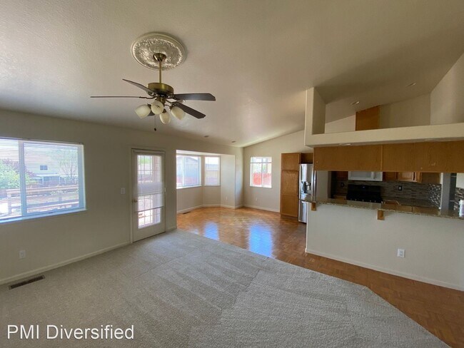 Foto del edificio - 3 br, 2 bath House - 700 Blue Skies