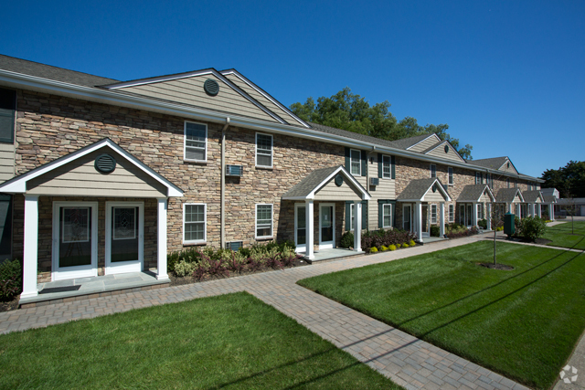 Condos In West Islip