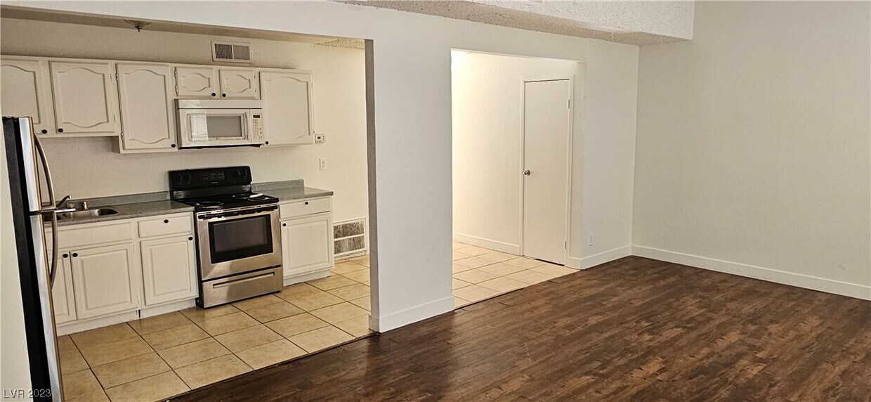 5235 Gray Ln, Las Vegas, NV 89119 Townhome Rentals in Las Vegas NV