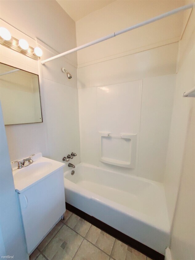 Building Photo - 1 br, 1 bath Condo - 1444 Summer St # 1STFL