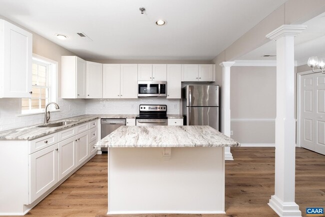 Building Photo - 3431 Moubry Ln