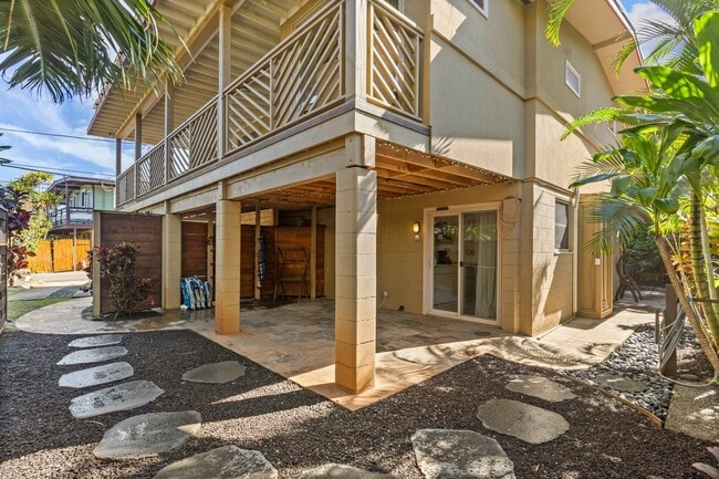 Building Photo - 2 Bed/ 2 Bath in Paia electricity included