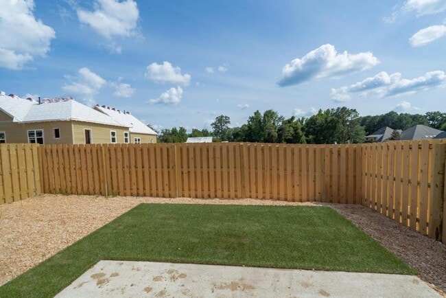 Building Photo - 3 Bedroom Home with Garage PLUS Bonus Loft