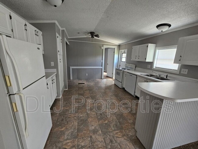 Building Photo - 934 Eslinger Ct