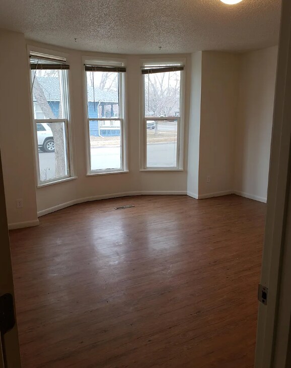 Photo - 804 E 7th St Apartment