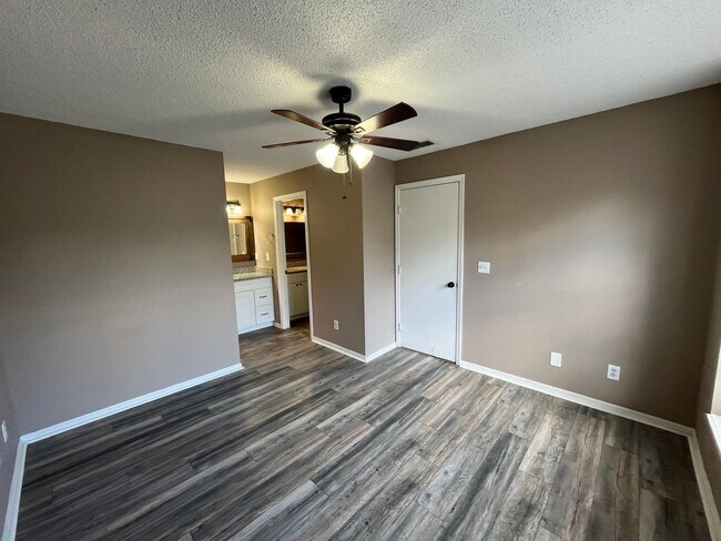 Foto del edificio - 6088 Westgate Dr