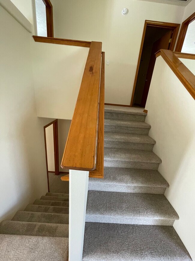 Building Photo - Beautiful 4 Bed-3 Bath House in CDA!