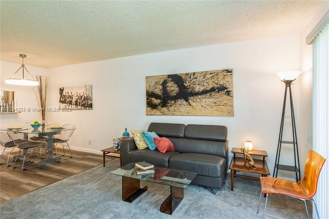Building Photo - 21915 Lake Forest Cir