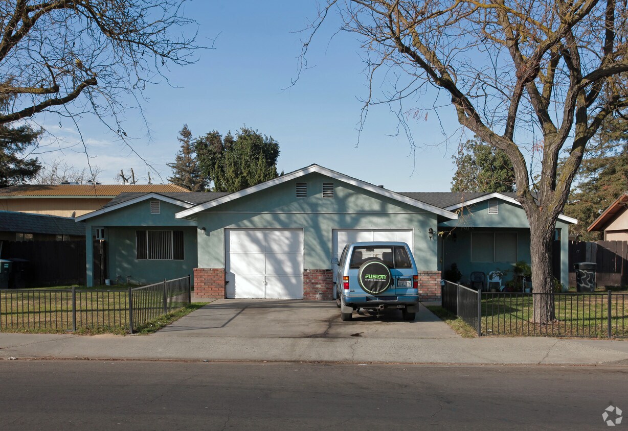 Building Photo - 205 N Riverside Dr