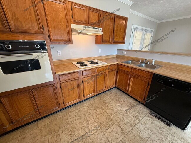 Building Photo - 4112 Elmyra Dr