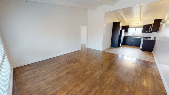 Building Photo - 616 Kew St
