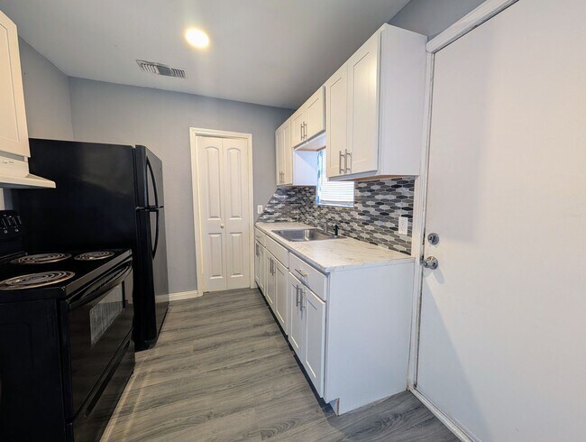 Foto del edificio - Coming Soon