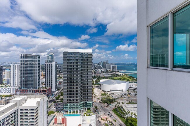 Foto del edificio - 244 Biscayne Blvd