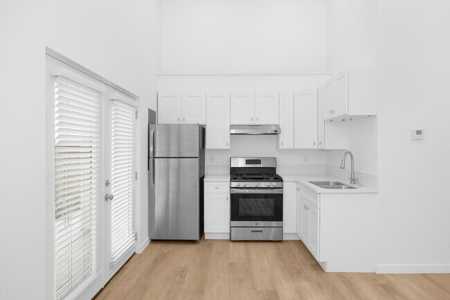 Foto del edificio - 308 N Catalina Ave