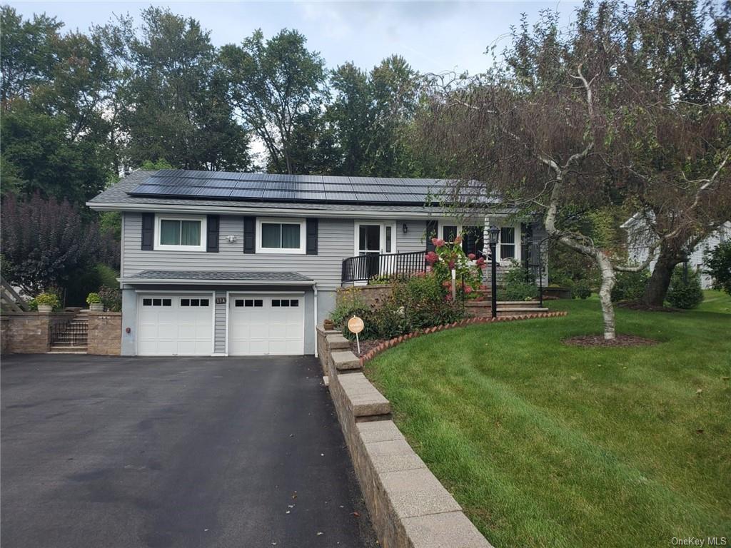 Primary Photo - 134 Quaker Hill Rd